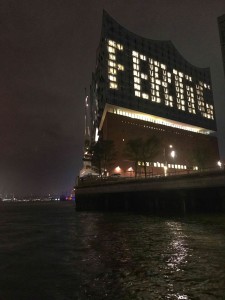 Elbphilharmonie Hamburg hamburg Auskenner fahrradtouren E-Bike Touren Stadtfuehrungen hamburg sehenswuerdigkeiten