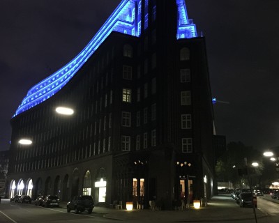 blue port. chilehaus, hamburg auskenner, hamburg radtour